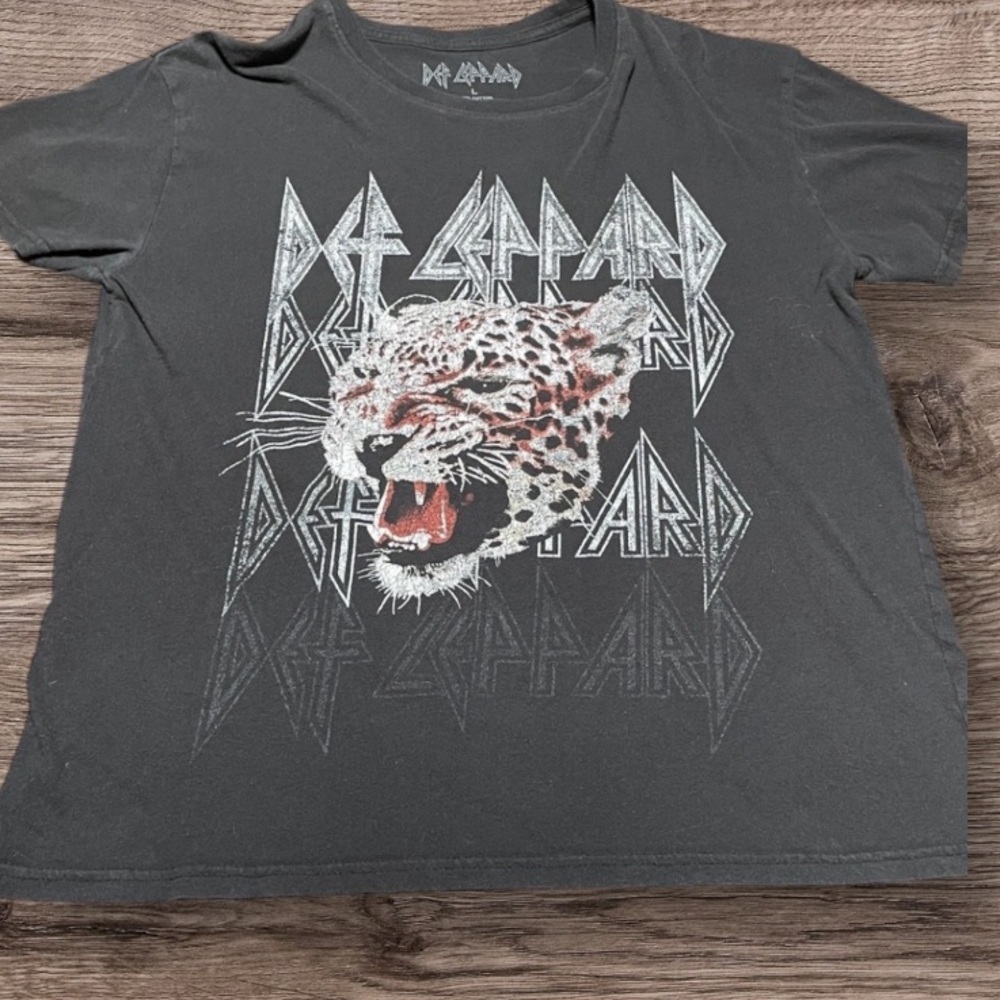 Def Leppard Black Graphic Tee